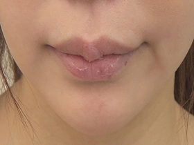 素人娘の全裸図鑑19　今時の女の子11名が恥らいながら脱衣していく様子をじっくり撮影した、変態紳士のためのヘアヌードコレクション　サンプル画像20